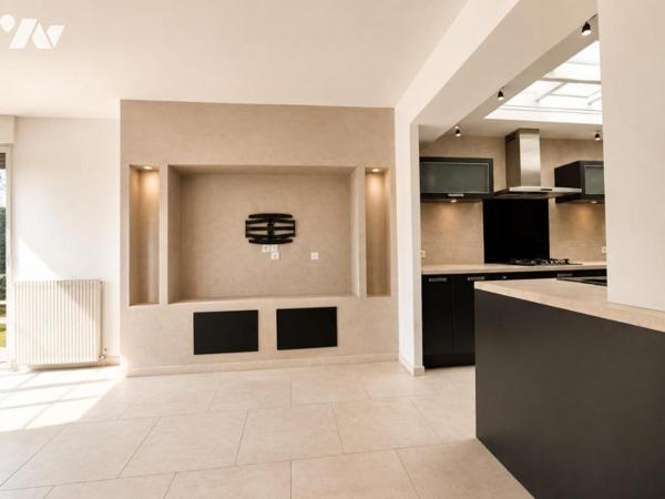 MAISON AVEC SURFACE COMMERCIALE