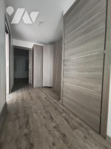 MAISON AVEC SURFACE COMMERCIALE