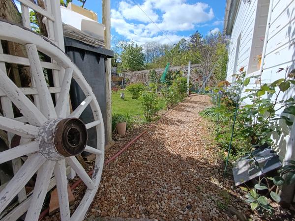 Centre proche commerce, parfait état