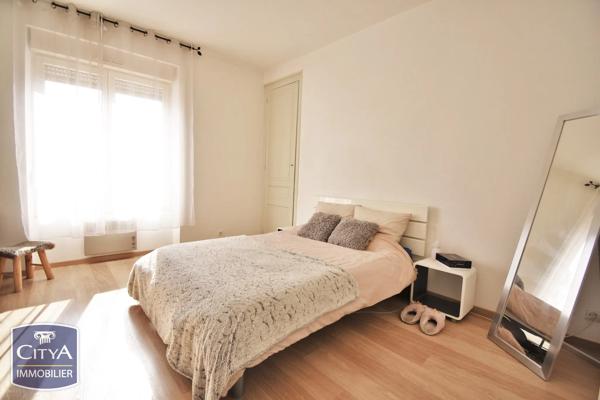 Immeuble à vendre 467.73m² Le Mans (72000)