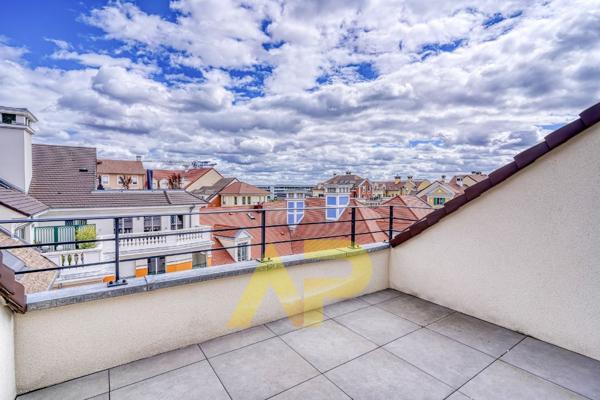 Appartement Le Plessis Robinson 4 pièce(s) 100 m2 960 000 € **  - Référence  555