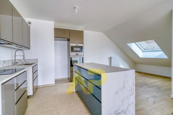 Appartement Le Plessis Robinson 4 pièce(s) 100 m2 960 000 € **  - Référence  555