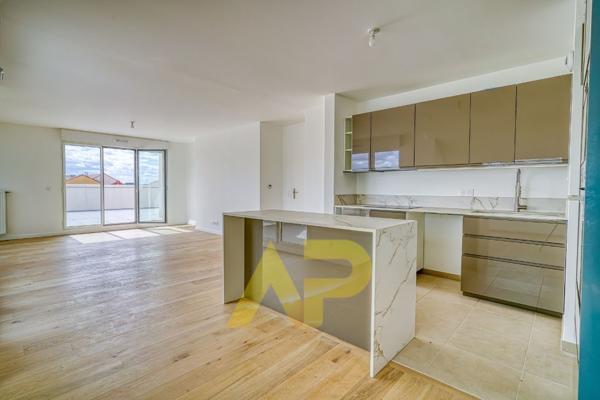 Appartement Le Plessis Robinson 4 pièce(s) 100 m2 960 000 € **  - Référence  555