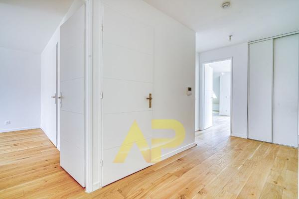 Appartement Le Plessis Robinson 4 pièce(s) 100 m2 960 000 € **  - Référence  555