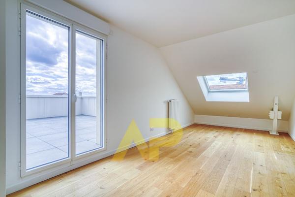 Appartement Le Plessis Robinson 4 pièce(s) 100 m2 960 000 € **  - Référence  555