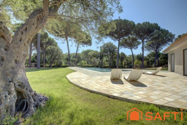 ROQUEBRUNE SUR ARGENS - Maison principale 268m² et maison annexe 75m2 sur terrain d'1 hectare au calme absolu