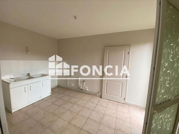 Location Appartement 4 pièces 83.6 m² - 428 GRANDE RUE Attignat 01340