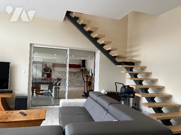 Grange rénovée de 167 m² habitables, avec terrain de 860 m² environ sur CIEUTAT, sans vis à  vis.