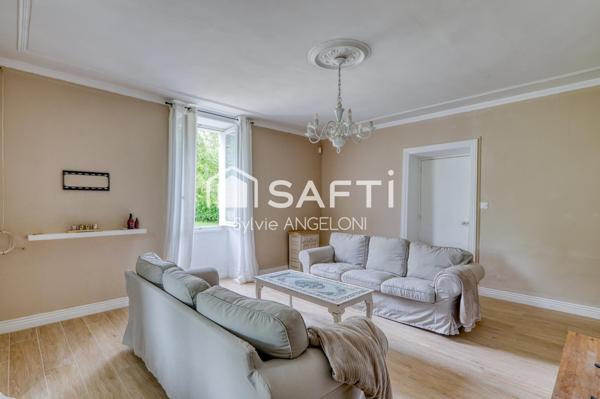 Maison de caractère 195 m² Jardin, Piscine, Dépendances