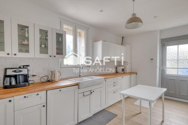 Maison de caractère 195 m² Jardin, Piscine, Dépendances