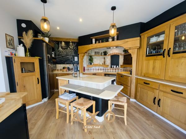 EXCLUSIVITE - AIX EN PROVENCE - SET CLUB - MAISON T8 260M2 ET T2 40M2 - VUE -  TERRAIN 4000M2 - 2 495 000 Euros