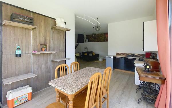 Maison à vendre    6 pièces • 182 m2 Villars