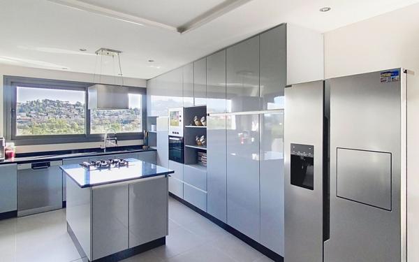 Maison à vendre    6 pièces • 182 m2 Villars