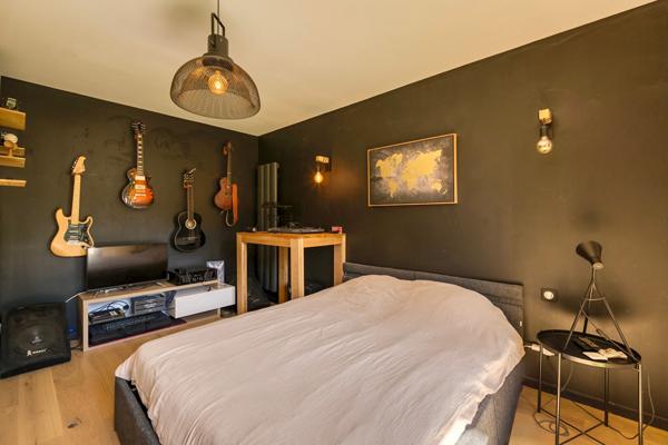 Chaleureuse maison de plain-pied, agrandie et restructurée en lisière de bois