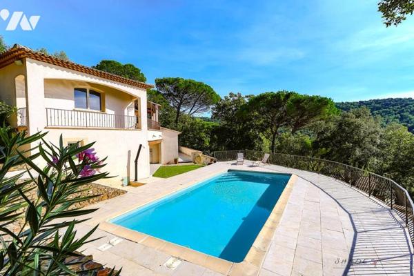 Propriété de 160  m² à Collobrières avec piscine et garage 