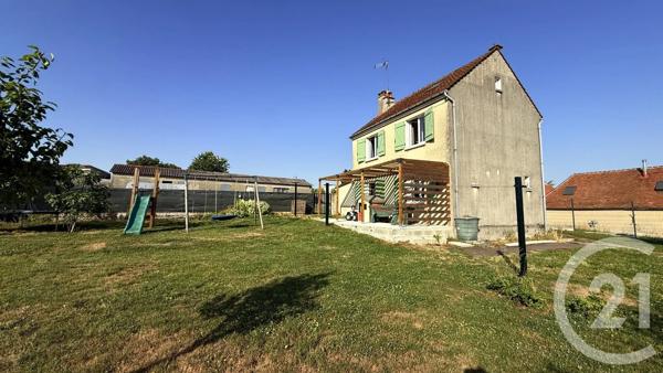 Maison à vendre  5 pièces - 105 m 2   SEZANNE  - 51
