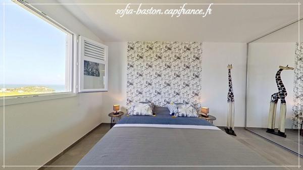 Les Trois-Îlets (972) Appartement T4 de prestige - Vue mer panoramique, loggia 30m2 avec spa et parkings couverts dans résidence sécurisée.