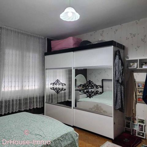 Immeuble à vendre 10 pièces de 210 m²