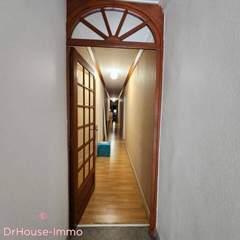 Immeuble à vendre 10 pièces de 210 m²