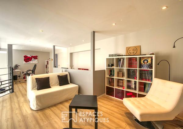 Loft issu de bureaux dans un immeuble remarquable du centre-ville