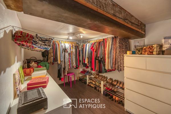 Loft issu de bureaux dans un immeuble remarquable du centre-ville