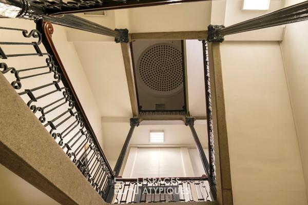 Loft issu de bureaux dans un immeuble remarquable du centre-ville