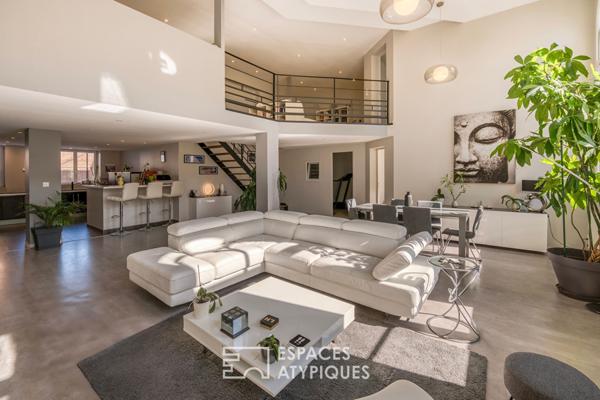 Loft issu de bureaux dans un immeuble remarquable du centre-ville