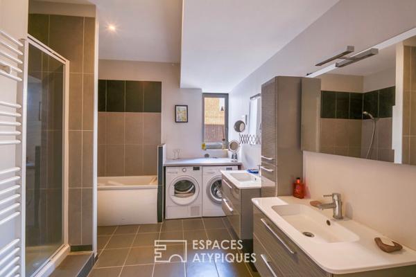 Loft issu de bureaux dans un immeuble remarquable du centre-ville