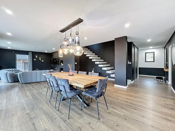 Maison 5 pièces - 177 m² Exclusivité efficity
