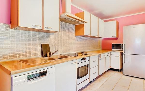 Maison à vendre    4 pièces • 120 m2 Ville-la-Grand