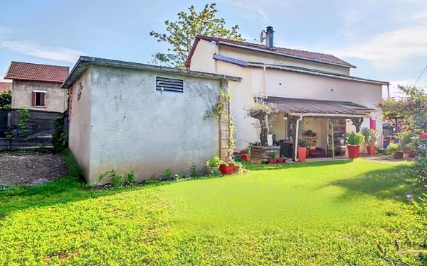 Maison à vendre    4 pièces • 120 m2 Ville-la-Grand