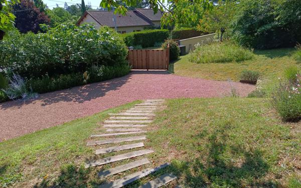 Maison à vendre    6 pièces •  Saint-Genis-Laval