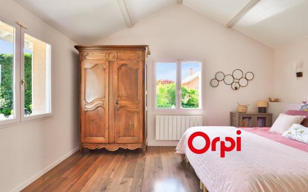 Maison à vendre    6 pièces •  Saint-Genis-Laval