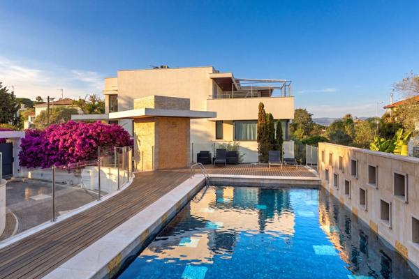 Vente Appartement de luxe Cap D'Antibes 4 Pièces 128 m²