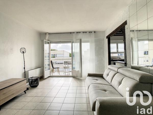 Location appartement 1 pièce 35 m² Élancourt