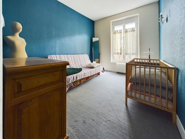 ELBEUF : maison F7 (159 m²) à vendre