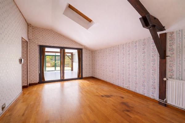 Maison à Saint-Saturnin, 72650 - 8 pièces 205m²