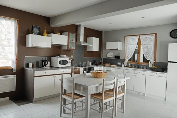 Belle maison 8 pièces sur terrain clos et arboré