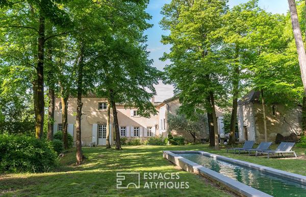 La vie de château réinventée au coeur d’un village perché.