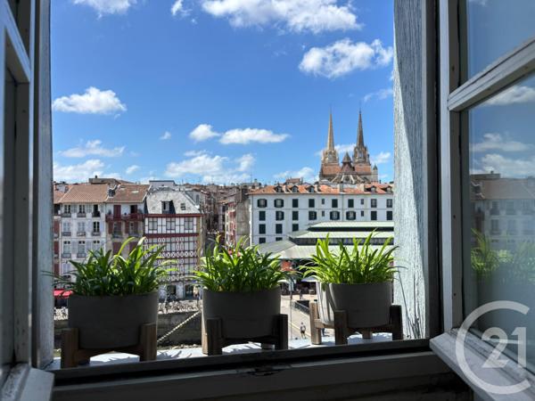 Appartement F3 à vendre  3 pièces - 53 m 2   BIARRITZ  - 64