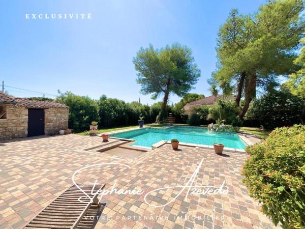 Vente / Maison avec dépendance à Nîmes (30000)