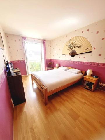 Vente                                                      Appartement
                        
                     4 pièces                      88 m2                     à Clamart