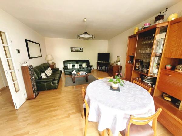 Vente                                                      Appartement
                        
                     4 pièces                      88 m2                     à Clamart