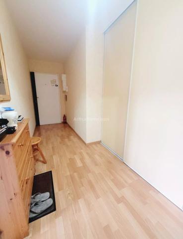 Vente                                                      Appartement
                        
                     4 pièces                      88 m2                     à Clamart