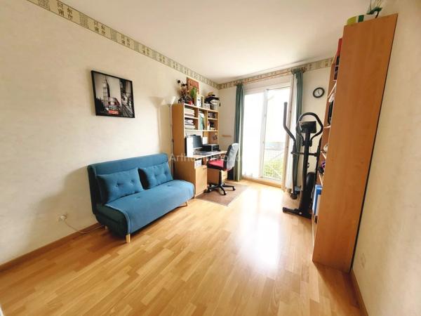 Vente                                                      Appartement
                        
                     4 pièces                      88 m2                     à Clamart