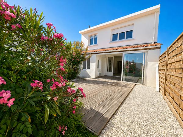 Appartement
         3 pièces
        - 97 m² Exclusivité 300 000 € *