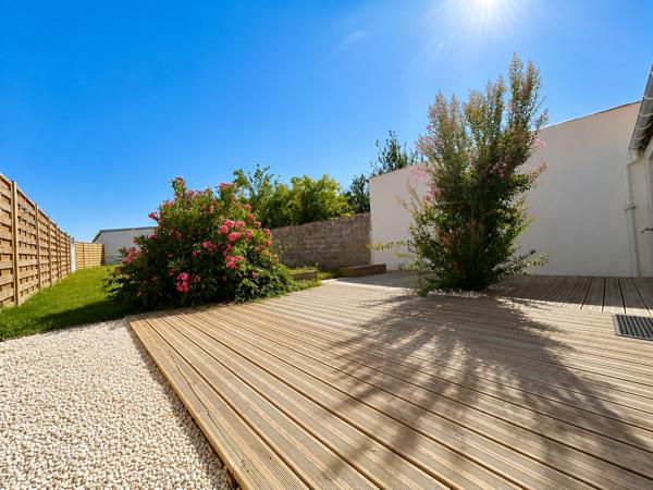 Appartement
         3 pièces
        - 97 m² Exclusivité 300 000 € *
