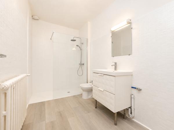 Appartement
         3 pièces
        - 97 m² Exclusivité 300 000 € *