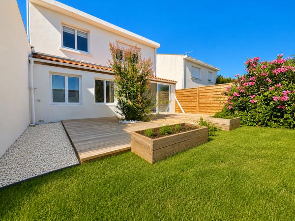 Appartement
         3 pièces
        - 97 m² Exclusivité 300 000 € *