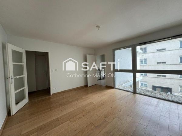 Spacieux T1 avec terrasse à vendre à Reims au sein de la résidence "Villa Colbert" quartier bd de la Paix